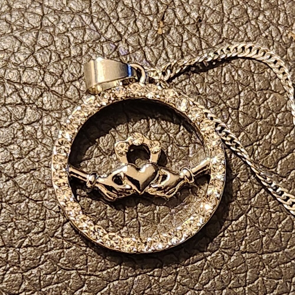 Glencara Claddagh Crystal Silver Necklace Approximately 21"